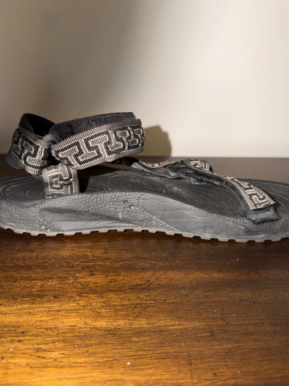 Teva Men’s Aztec Hiking Water Sandals Adjustable Gray Black Size 8